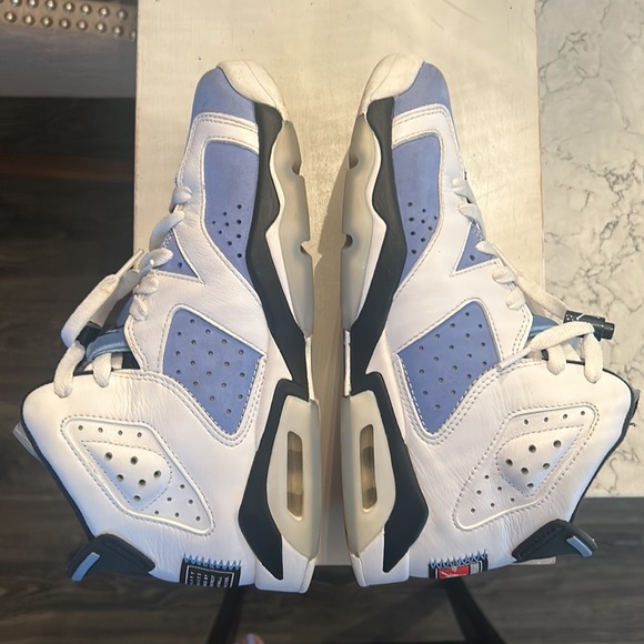 AIR JORDAN 6 RETRO 'UNC HOME' - Picture 3 of 5